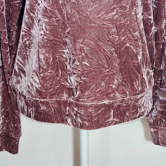 Andrew Marc Pink Crushed Velvet Cowl Neck Activewear Pullover NWT Size Small - Picture 4 of 10